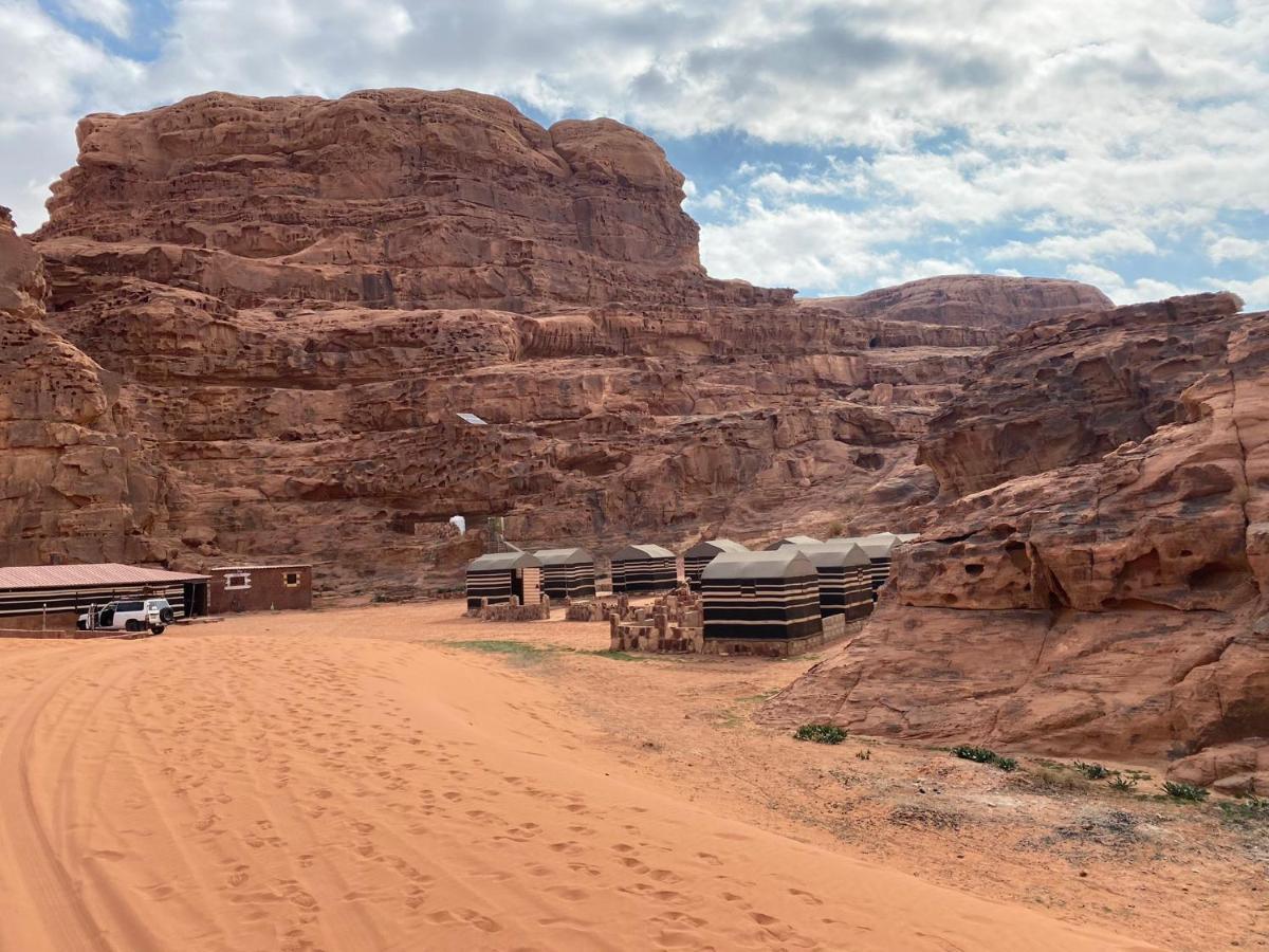Bedouin Family Camp Hotel Вади Рум Екстериор снимка