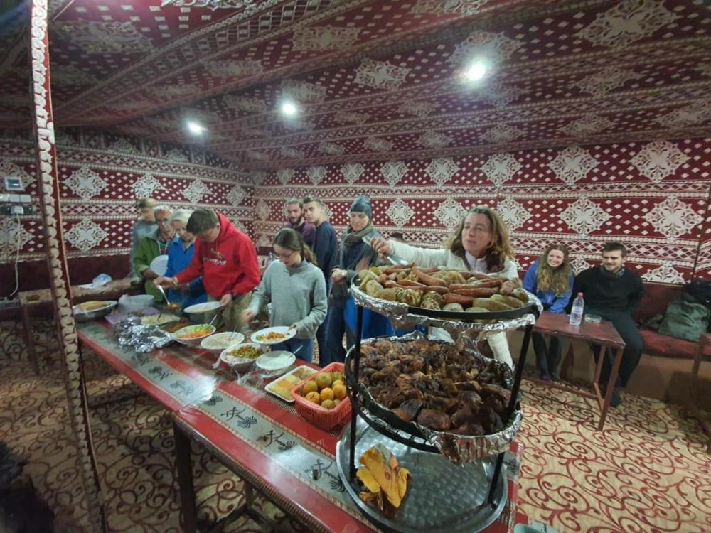 Bedouin Family Camp Hotel Вади Рум Екстериор снимка