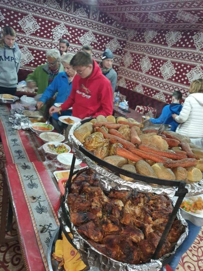 Bedouin Family Camp Hotel Вади Рум Екстериор снимка