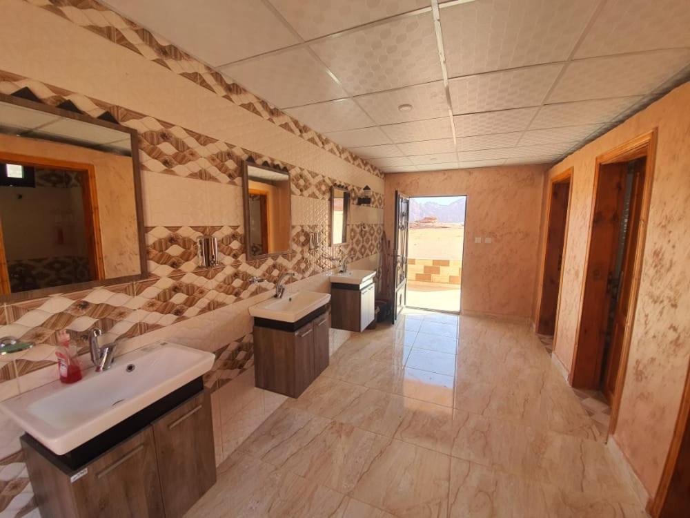 Bedouin Family Camp Hotel Вади Рум Екстериор снимка