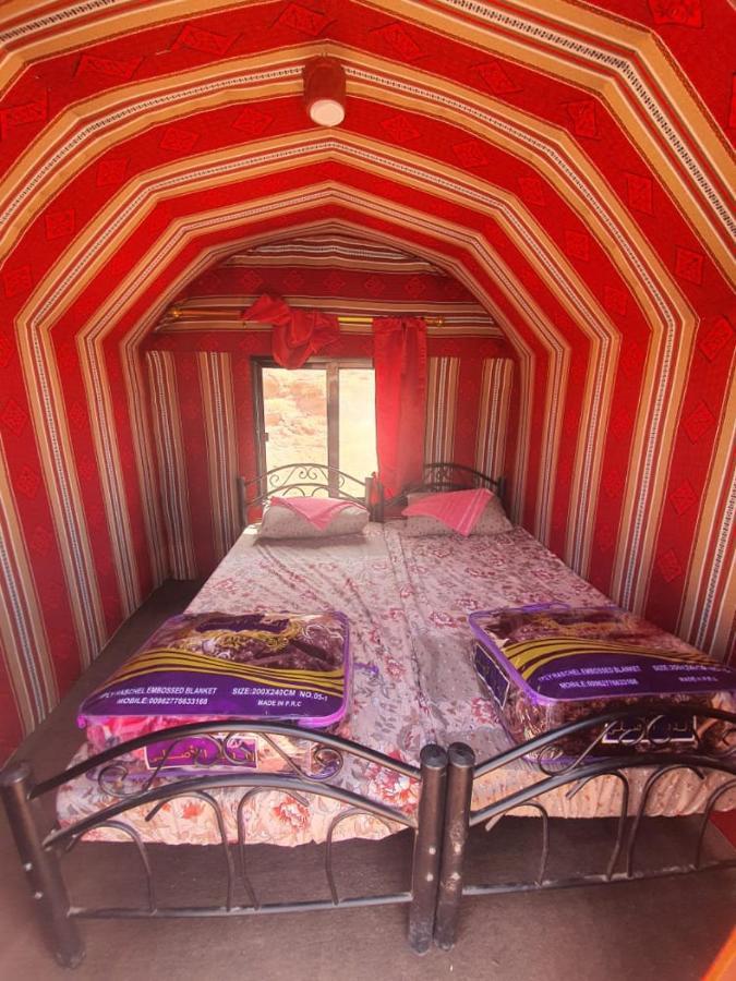 Bedouin Family Camp Hotel Вади Рум Екстериор снимка