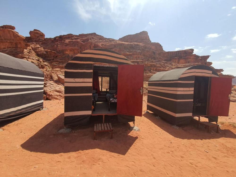 Bedouin Family Camp Hotel Вади Рум Екстериор снимка