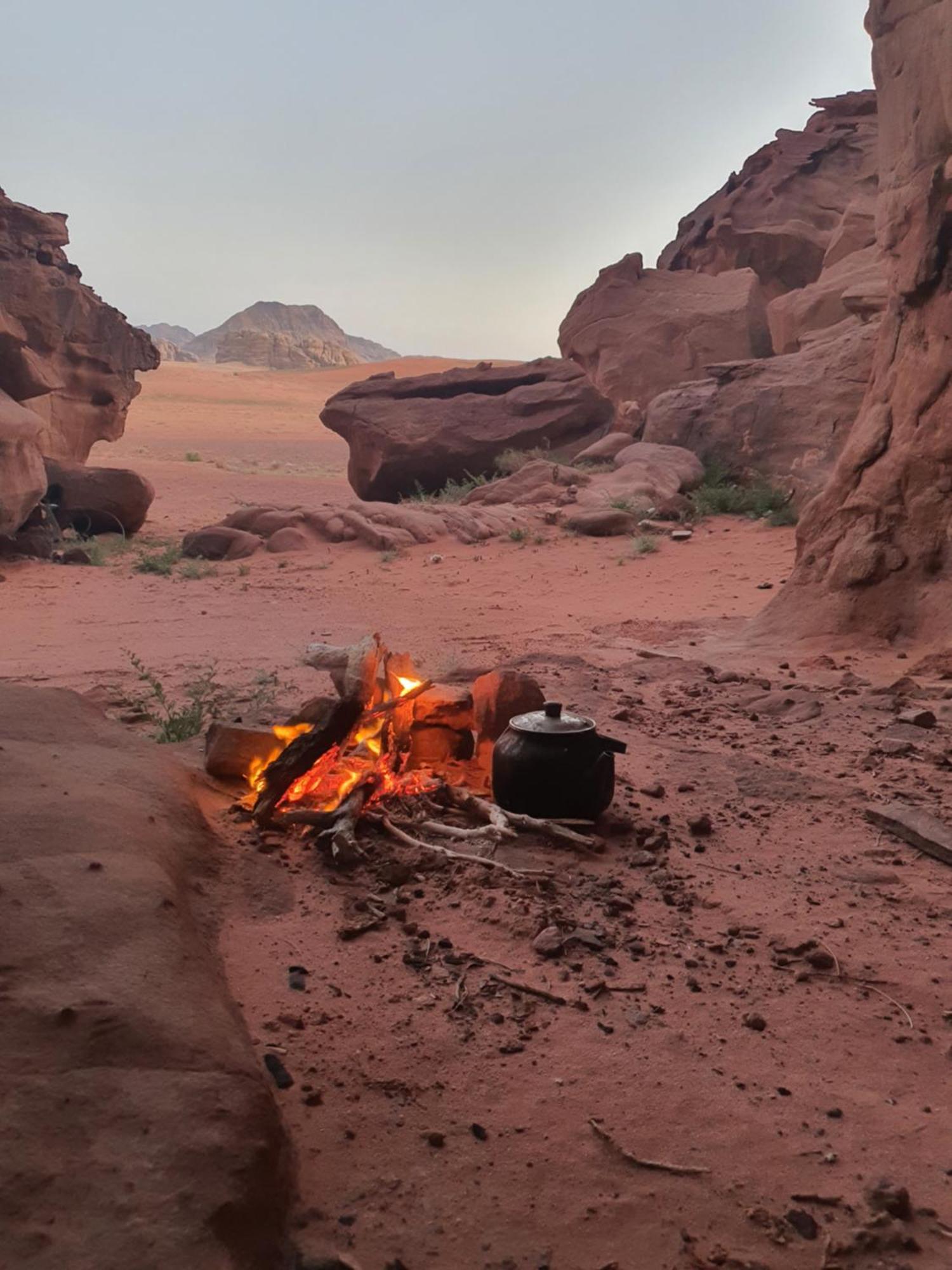 Bedouin Family Camp Hotel Вади Рум Екстериор снимка