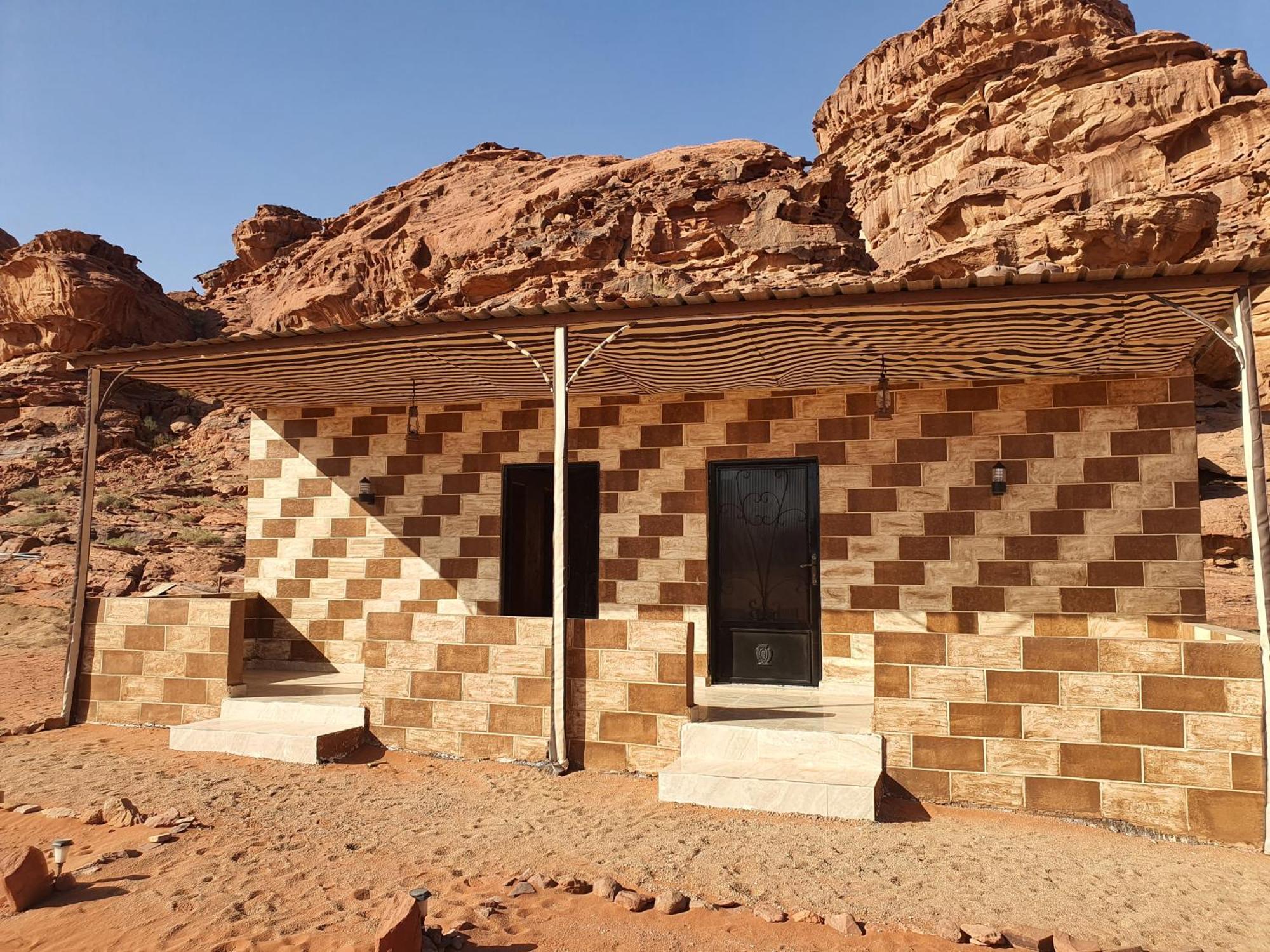 Bedouin Family Camp Hotel Вади Рум Екстериор снимка