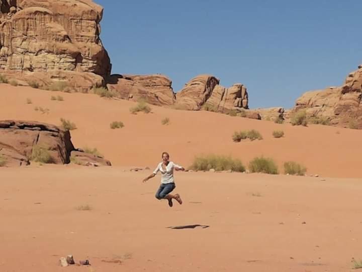 Bedouin Family Camp Hotel Вади Рум Екстериор снимка